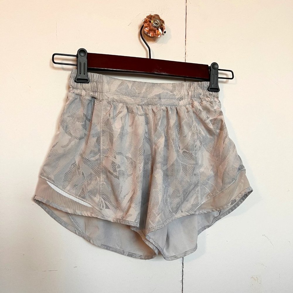 Lululemon White Running Shorts (0-2)